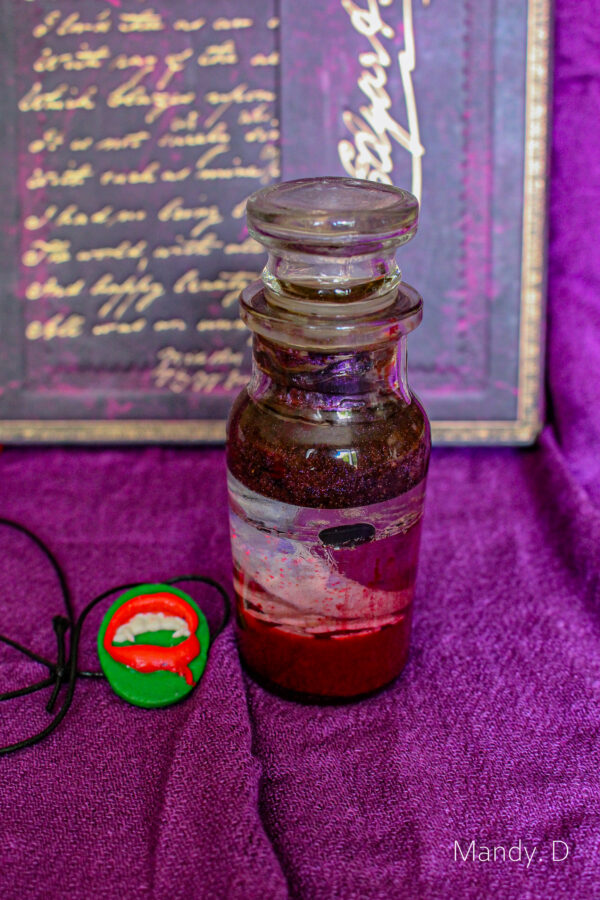 Fiole Baiser Mortel et son collier Vampire – Image 4