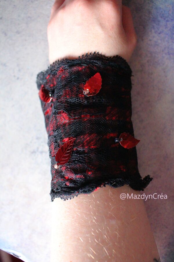 Bracelet Feuille Rouge et Dentelle