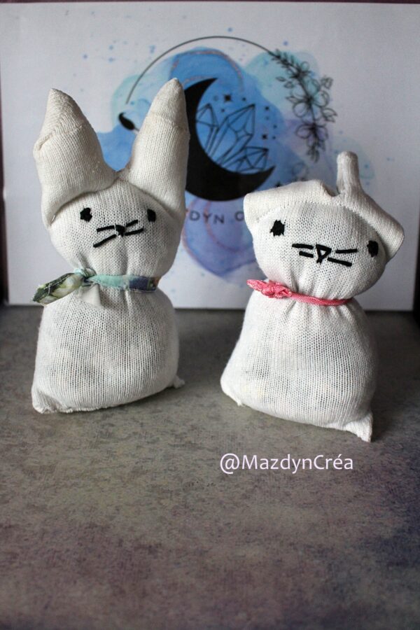 Peluche upcycling lapin blanc