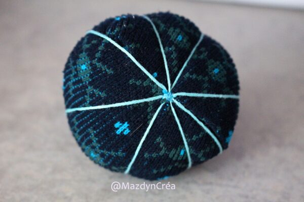 Peluche citrouille bleu upcycling – Image 3